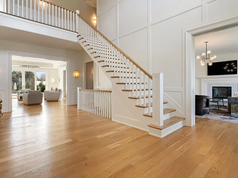 126 Somerset Ave — Photo 5