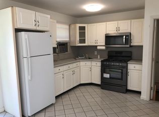 32 Locker St, Beachwood, NJ 08722