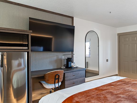 4th image of 245 Red Cliffs Dr #209