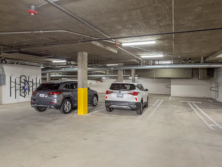 1450 S Barrington Ave — Photo 43