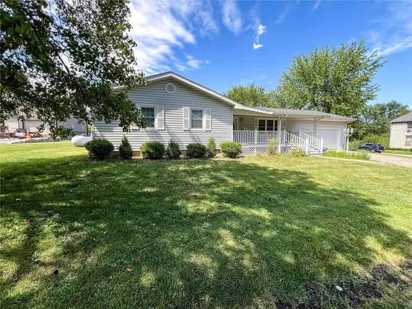 320 McMurry St, Paris, MO 65275