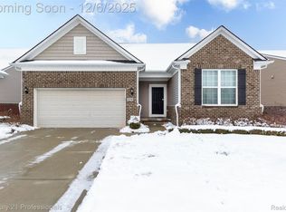 1218 Lark St, Lake Orion, MI 48360