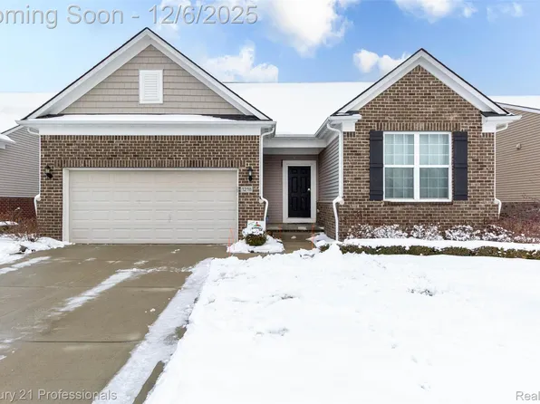 1218 Lark St, Lake Orion, MI 48360