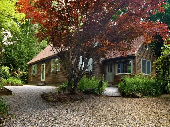 79 Ridgewood Circle, Epsom, NH 03234