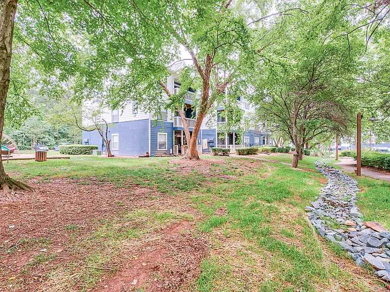 Sailpointe at Lake Norman — Photo 63