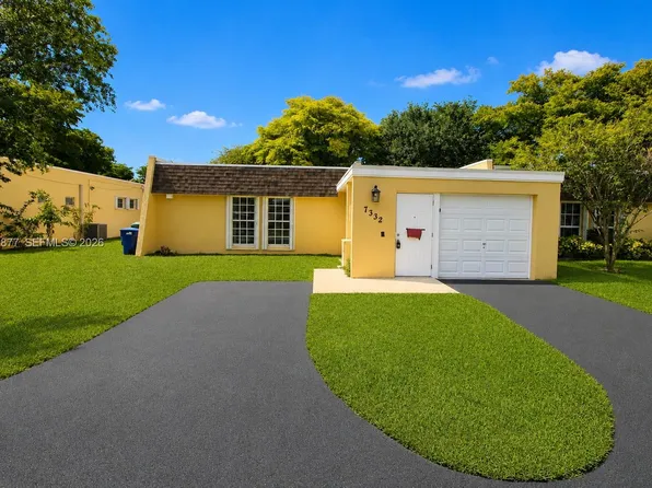 7332 Bay Hill Dr, Hialeah, FL 33015