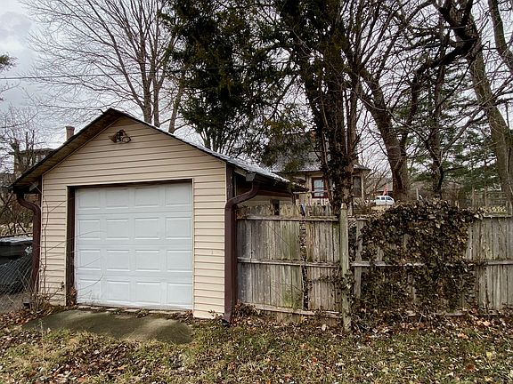 3rd image of 4042 Bowman Ave