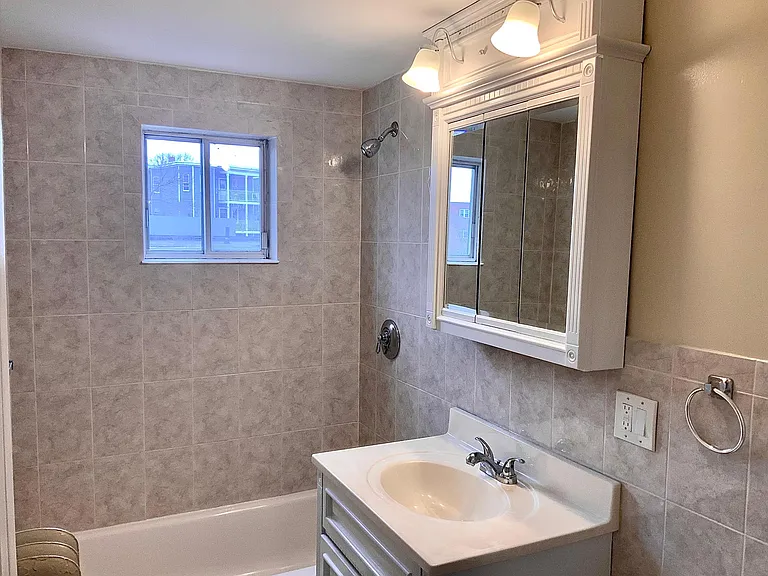 10 Victoria St #2 — Photo 21
