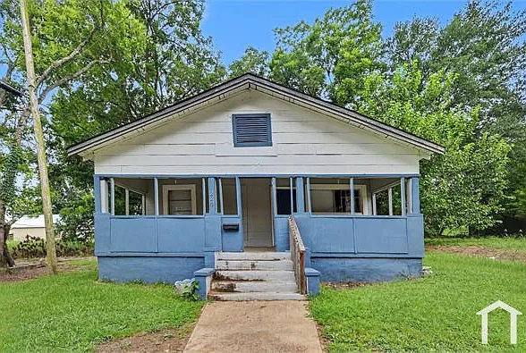 3 bed, 1176 sqft, $1,300 — Photo 1