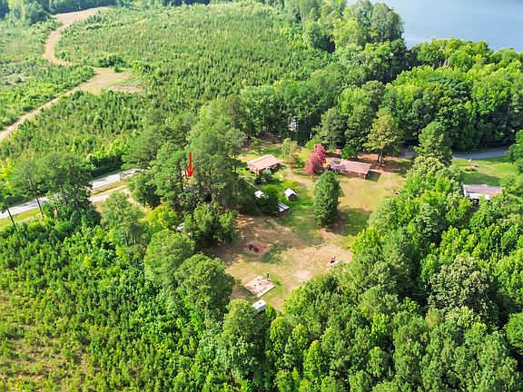 2nd image of 818 Van Warren Road