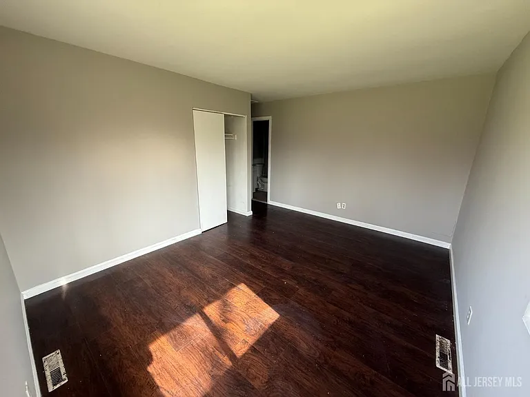 8 Poe Ct — Photo 14