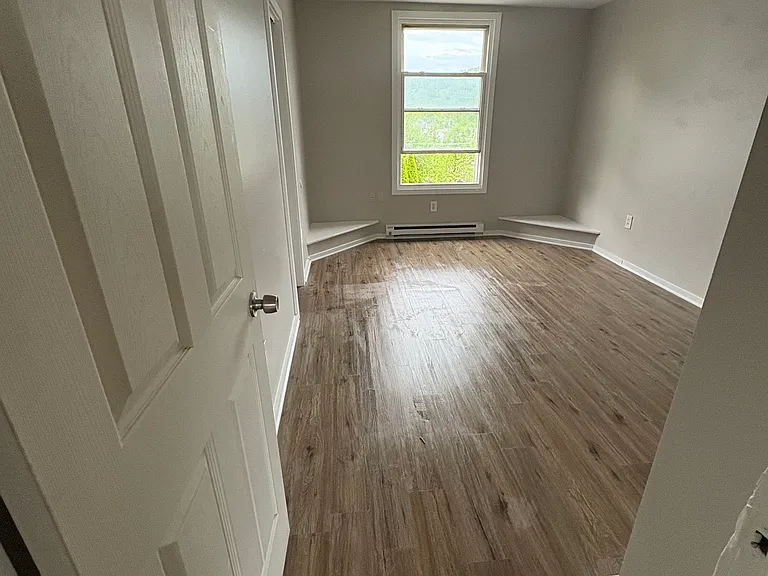 937 N Main St #3 — Photo 4