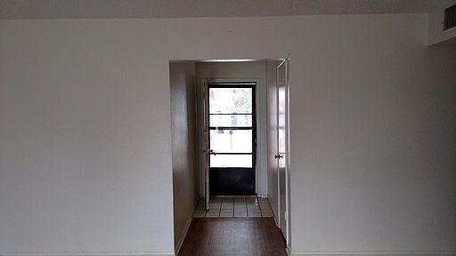 2nd image of 2811 Ventura Ave