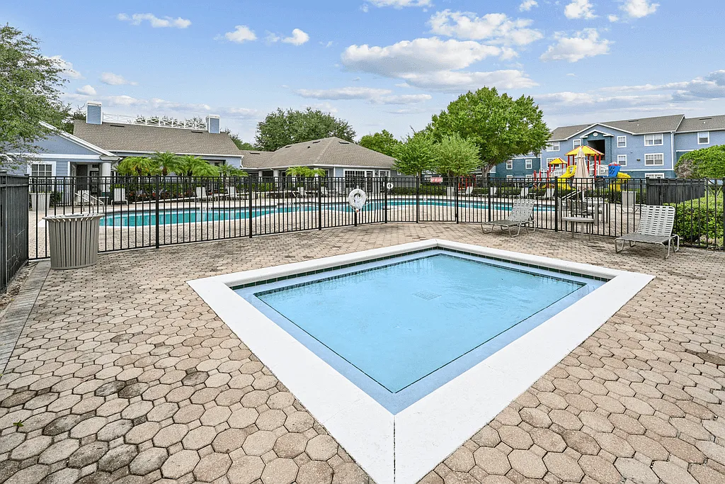 Wellesley Apartments — Photo 3