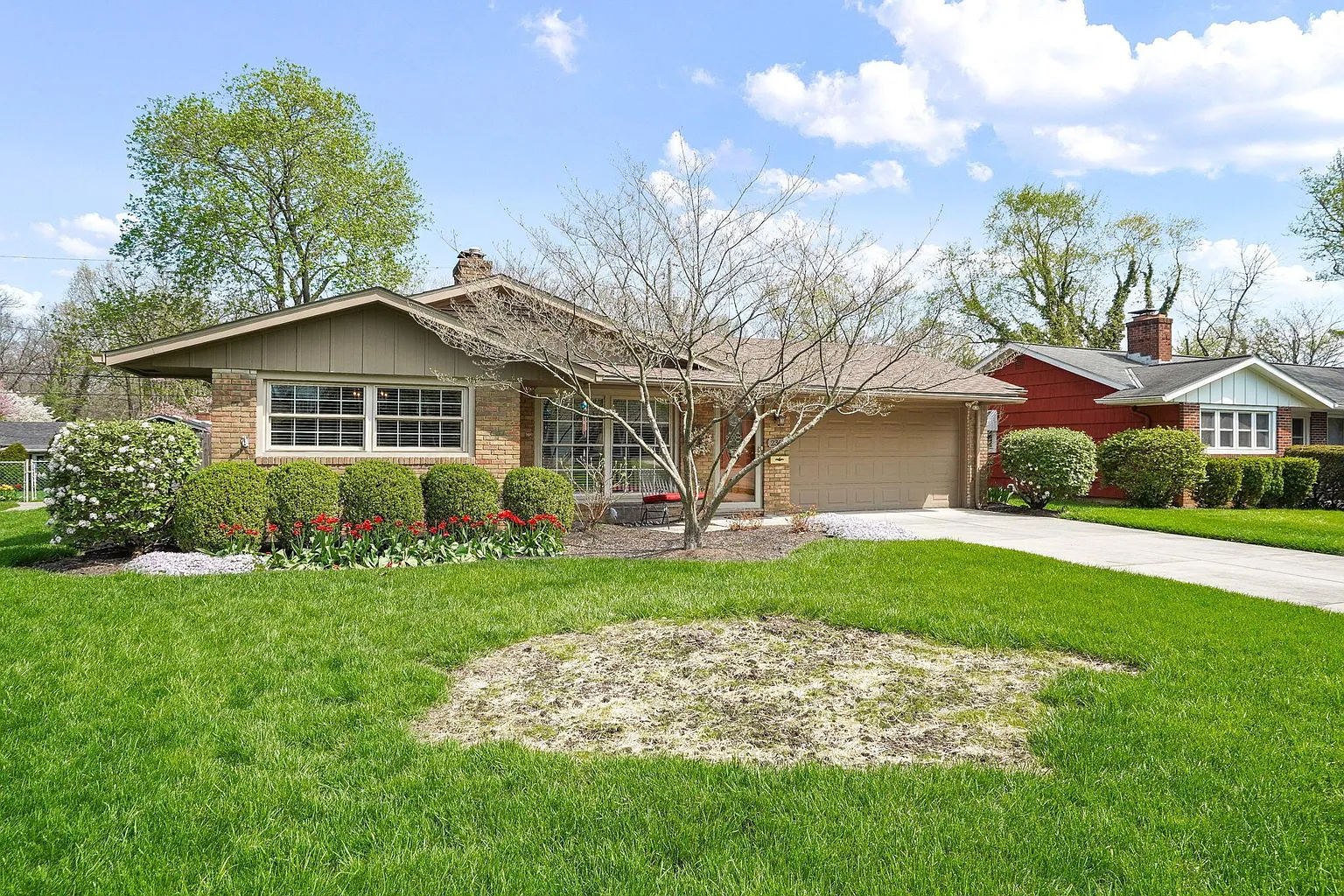 2362 Edgevale Rd photo 1
