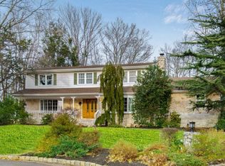 240 Beechwood Ct, Mountainside, NJ 07092