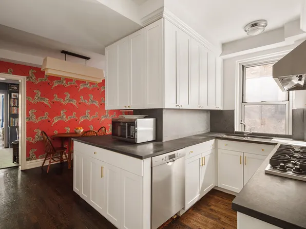 163 East 81st Street 3A image 9 of 9