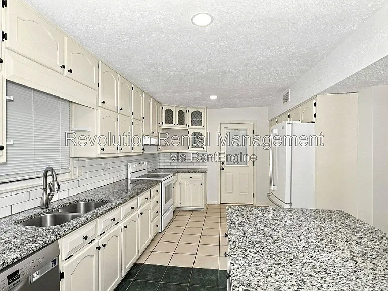 115 Hickory Ave — Photo 20