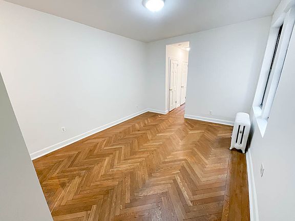 3rd image of 214 W 96th St APT 4G
