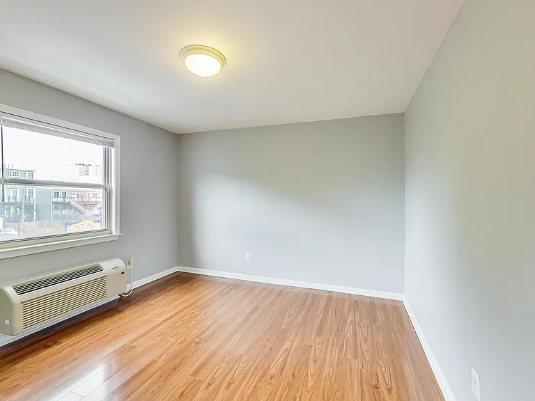 604 Longfellow St NW #303 — Photo 9