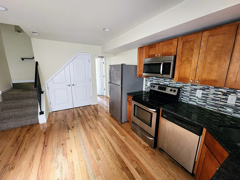 415 N 41st St #D — Photo 6