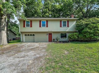 3112 NE Russell Rd, Kansas City, MO 64117