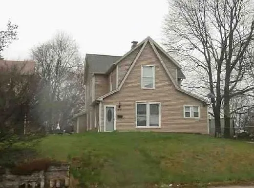 410 Wooster Rd N photo 1