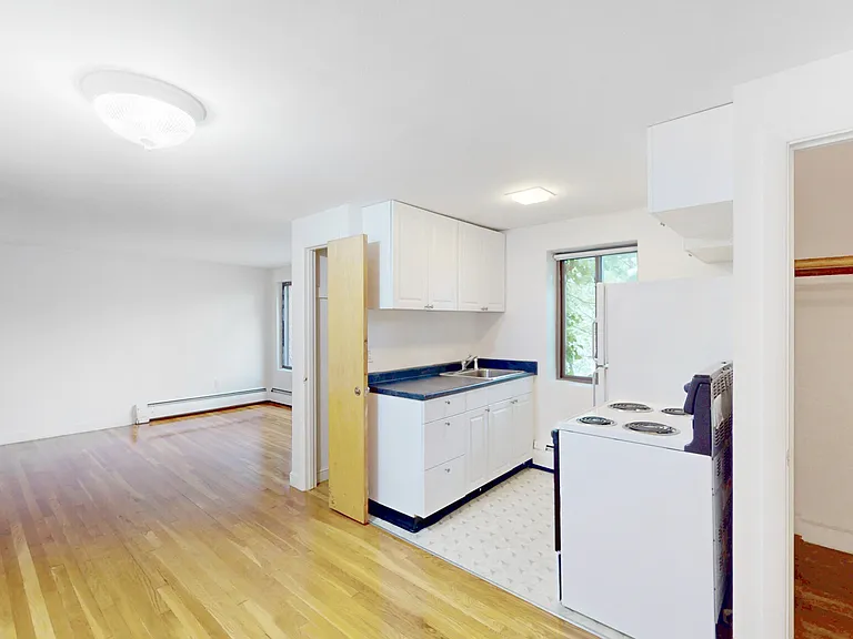 191 W Wyoming Ave #11 — Photo 2