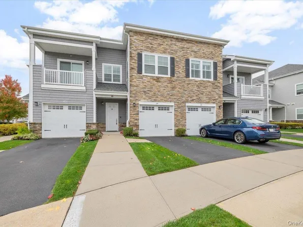 240 Fall Court, Elwood, NY 11731