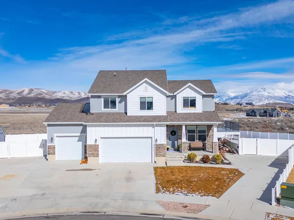 1857 E Thunder Gulch Rd N, Eagle Mountain, UT 84005