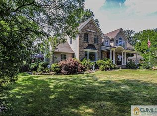 35 Warwick Rd, Colonia, NJ 07067