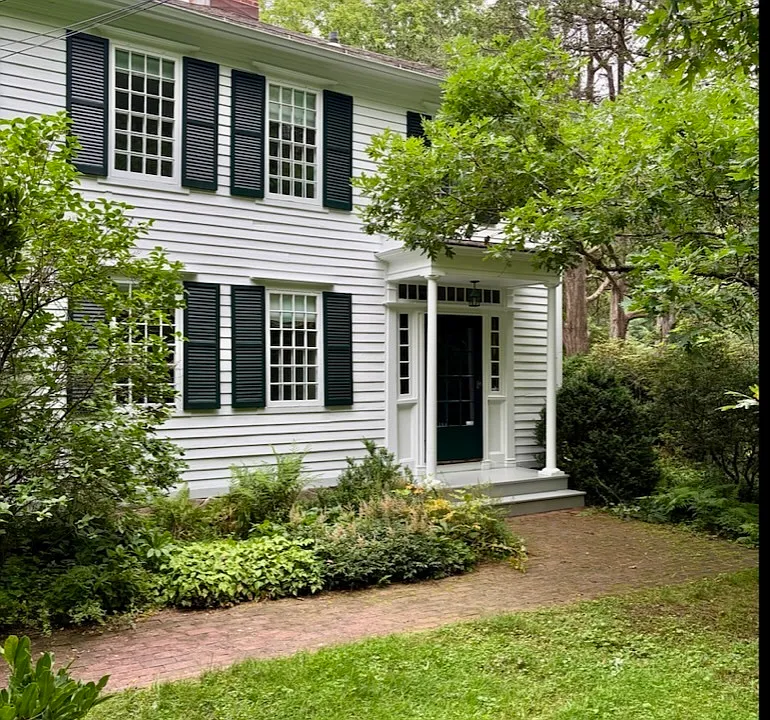 320 Valley Rd