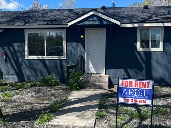 214 SW M St #2, Madras, OR 97741
