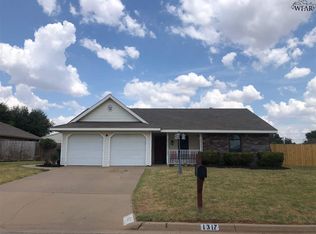 1317 Parliament St, Burkburnett, TX 76354