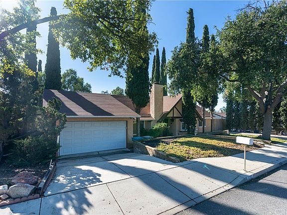 2nd image of 1290 E Avenue De Los Arboles