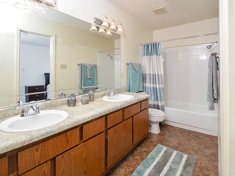 Country Crest Townhomes — Photo 14