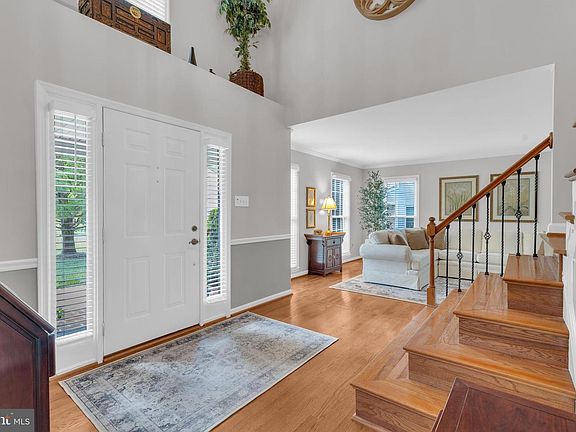 3rd image of 8101 Jeffrey Ct