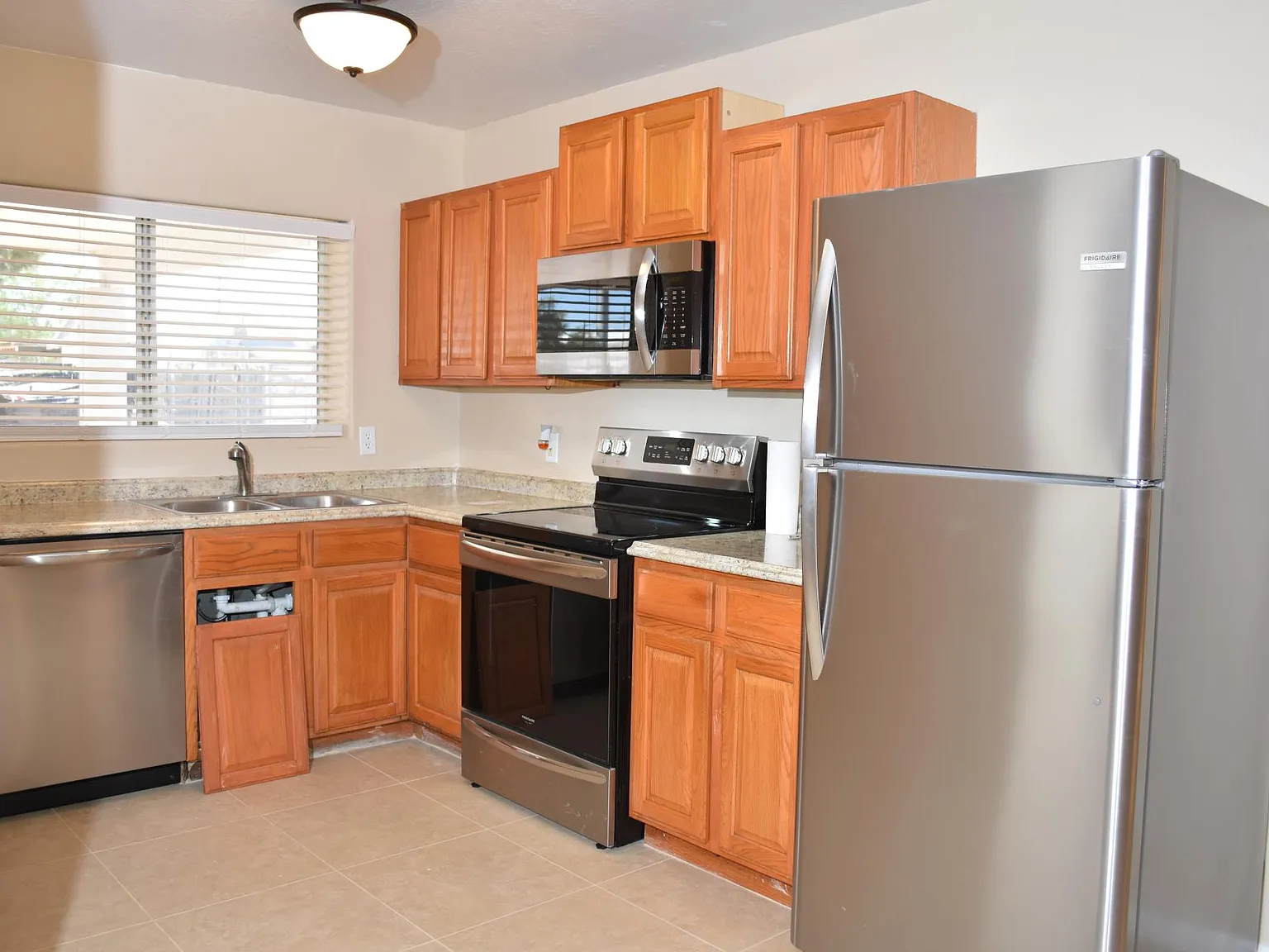3 bed, 1092 sqft, $1,450 — Photo 4