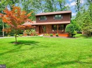 241 Falcon Dr, Pasadena, MD 21122