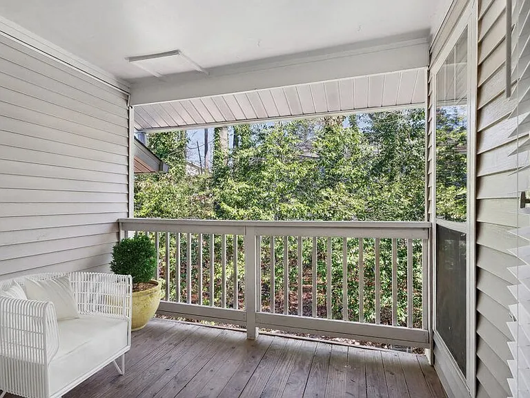 2311 Dunwoody Xing — Photo 15