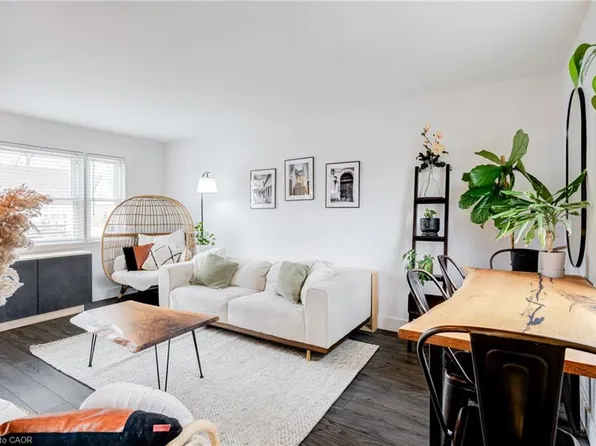 624 Burgess Ave, Hamilton, ON L8H 6H9
