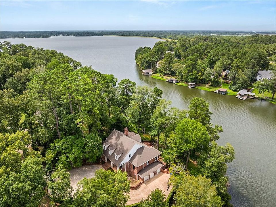 1st image of 38 Woodland Dr