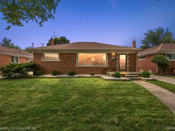 22121 Westhampton St, Oak Park, MI 48237