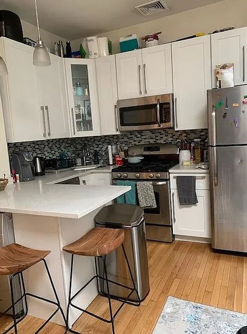 Central Heat/AC, Eat-in Kitchen, In-Unit Washer and Dryer — Photo 3