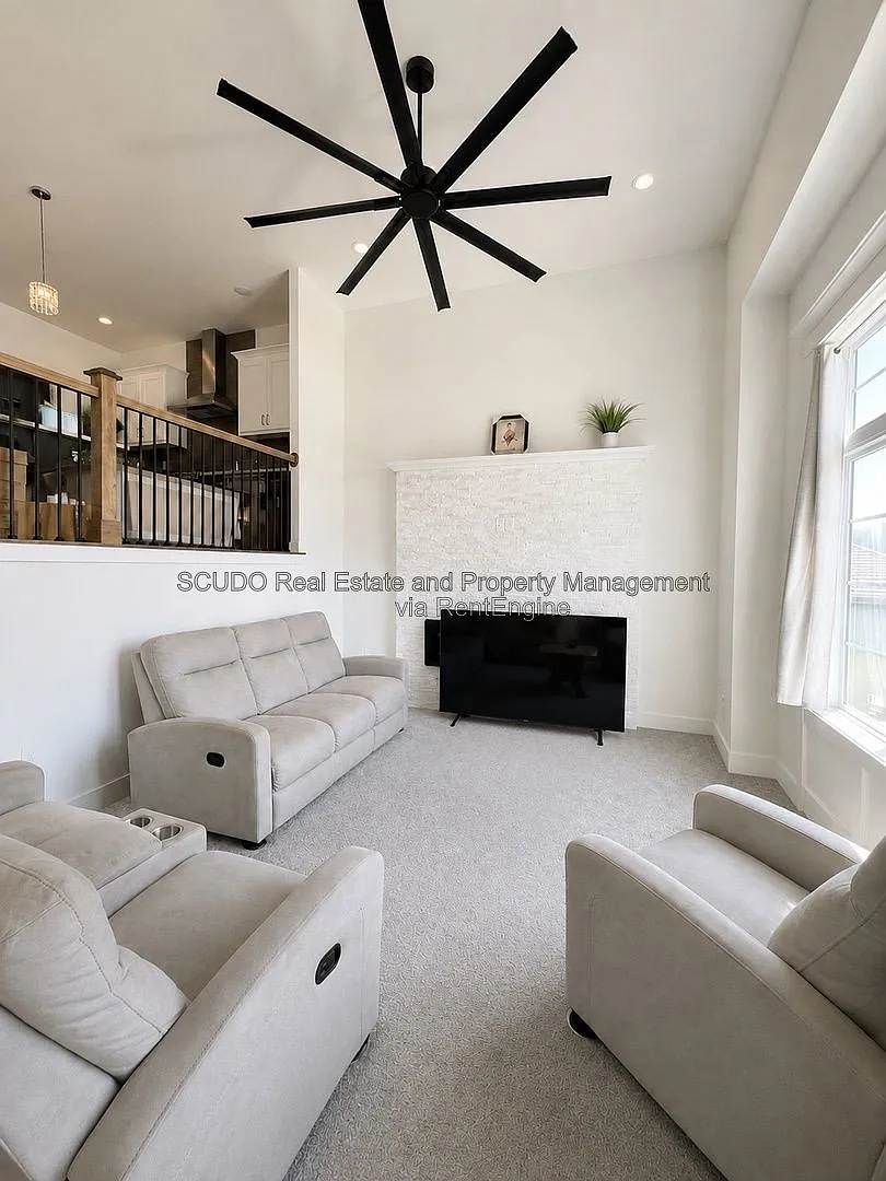 4 bed, 3.0 bath, 2045 sqft, $3,100 — Photo 3