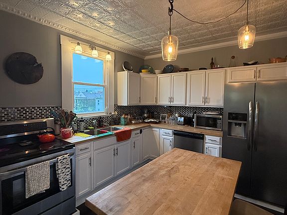 5th image of 105 Hudson Ave APT 2