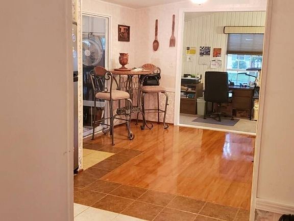 4th image of 401 Victoria Dr