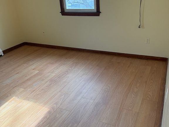 3rd image of 32 Elro St Unit 2