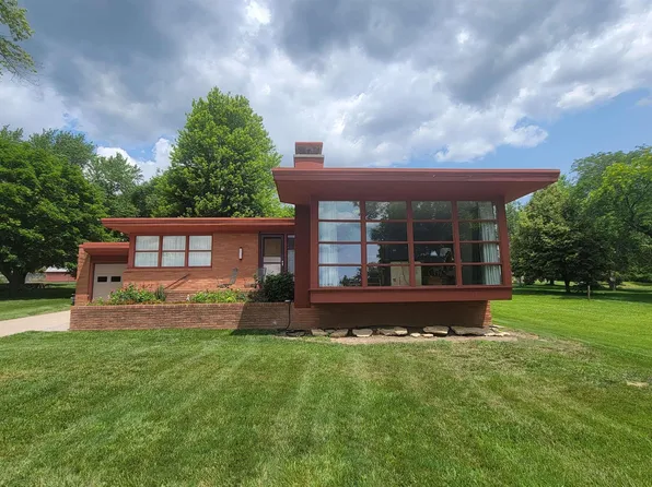 818 17th St, Auburn, NE 68305