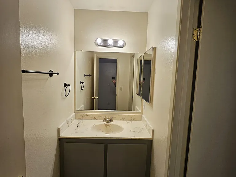 5154 Greenberry Dr — Photo 4